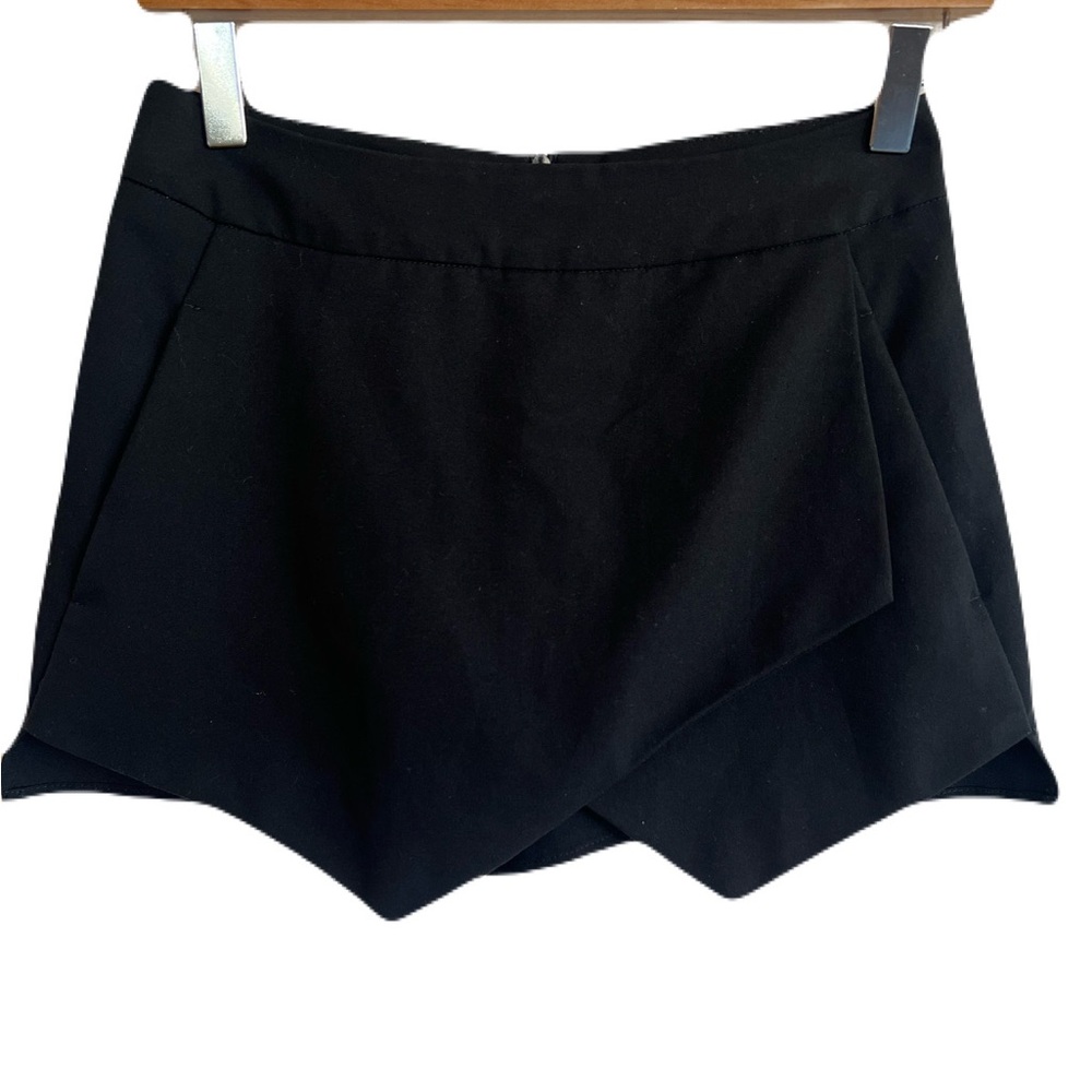 🖤 AQUA Black Skort with Front Pockets – Women’s XS | Excellent Used Condition